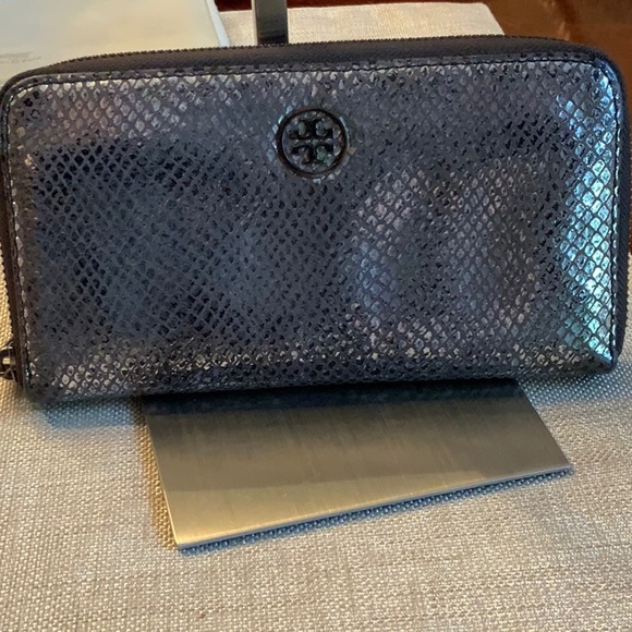 Tory Burch Black Snake-Embossed Zip Wallet GUC Brown shimmer - Picture 3 of 15